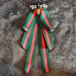 GUCCI brooch pin red green stripes bee gold